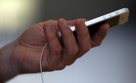 Fix no sound on iPhone by plugging and unplugging earphones